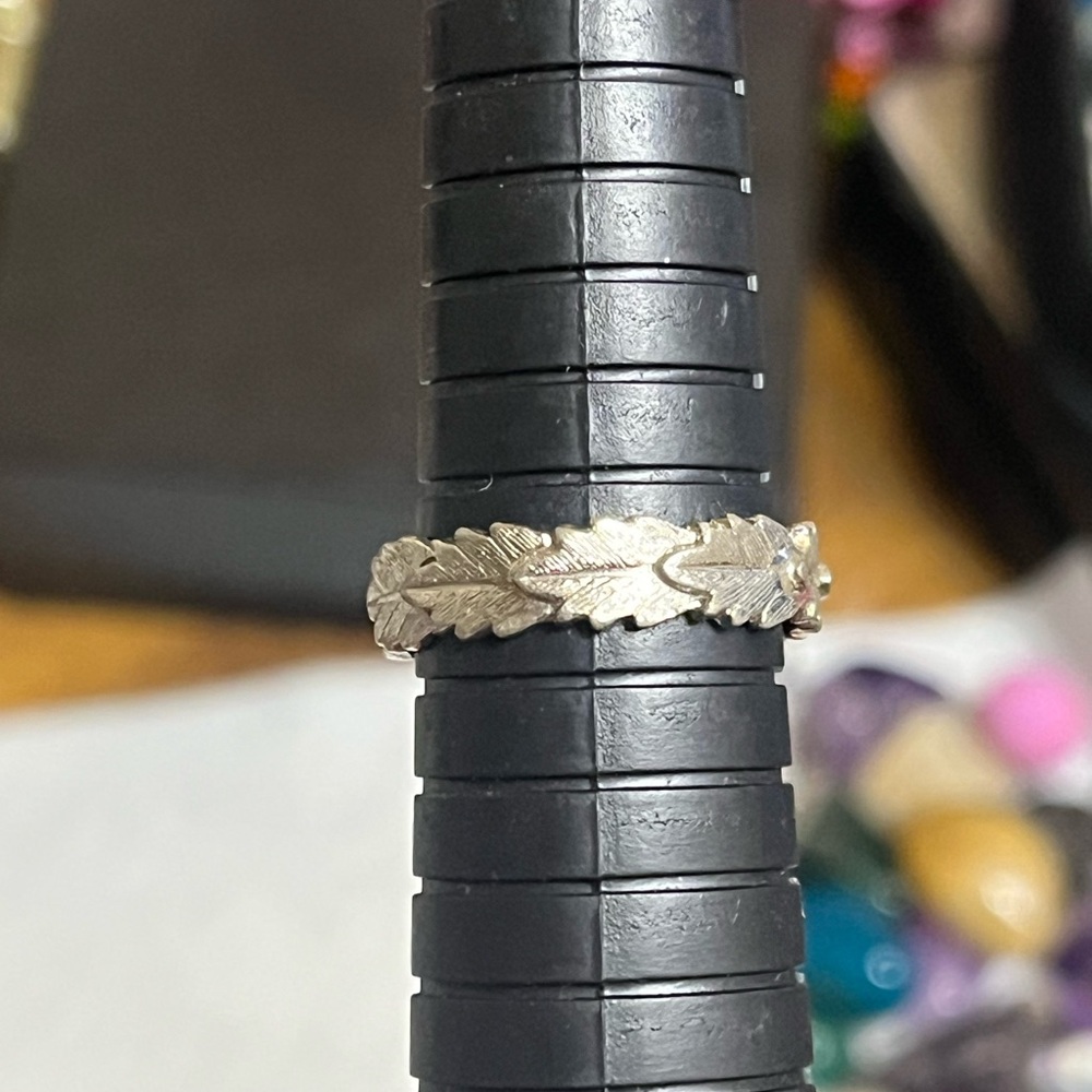 1979 Avon Laurel Leaf Ring - Picture 10 of 12